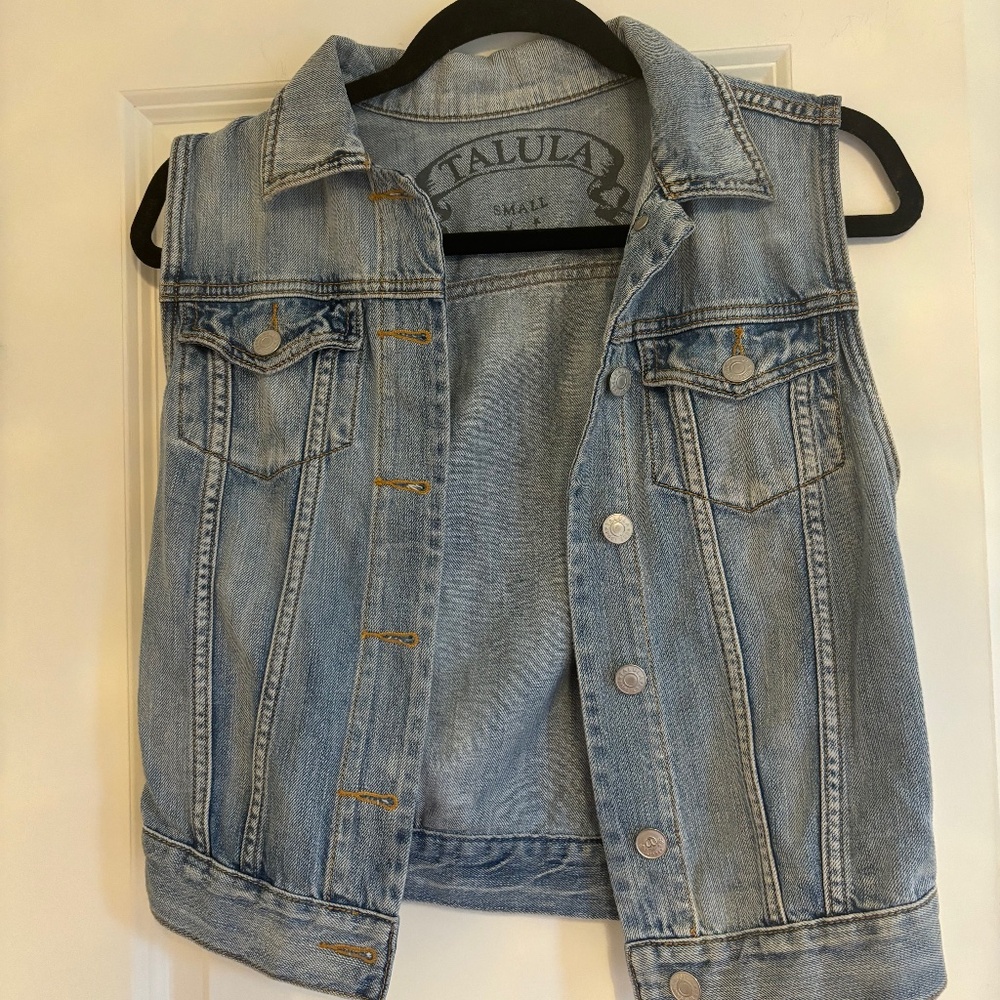 Aritzia Talula Denim Vest NWOT - Picture 2 of 2